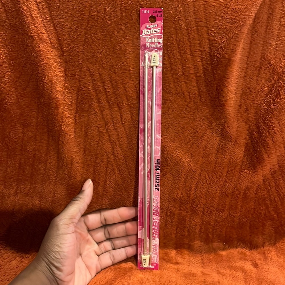 Susan Bates knitting needles ( 3.5 mm 4 us )